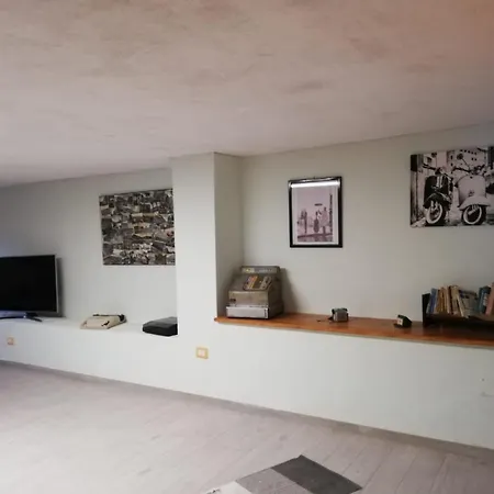 Lorna House * Tortoli